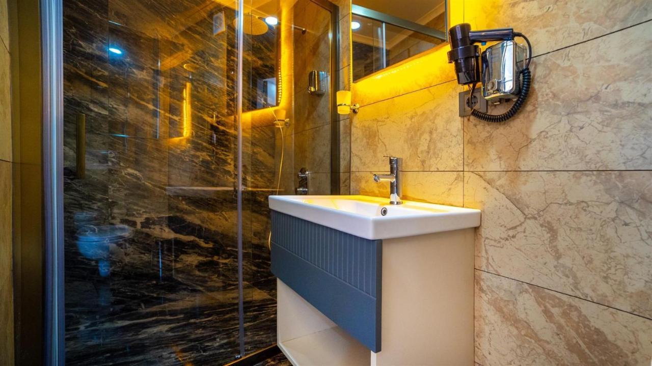 Blue Marina Hotel أنطاليا المظهر الخارجي الصورة